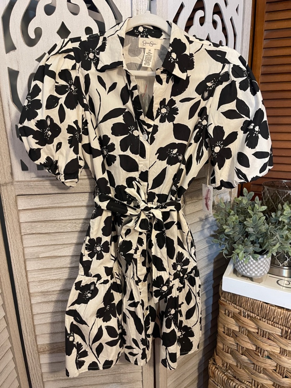 Jessica Simpson Black & White Floral Tie-Waist Mini Dress